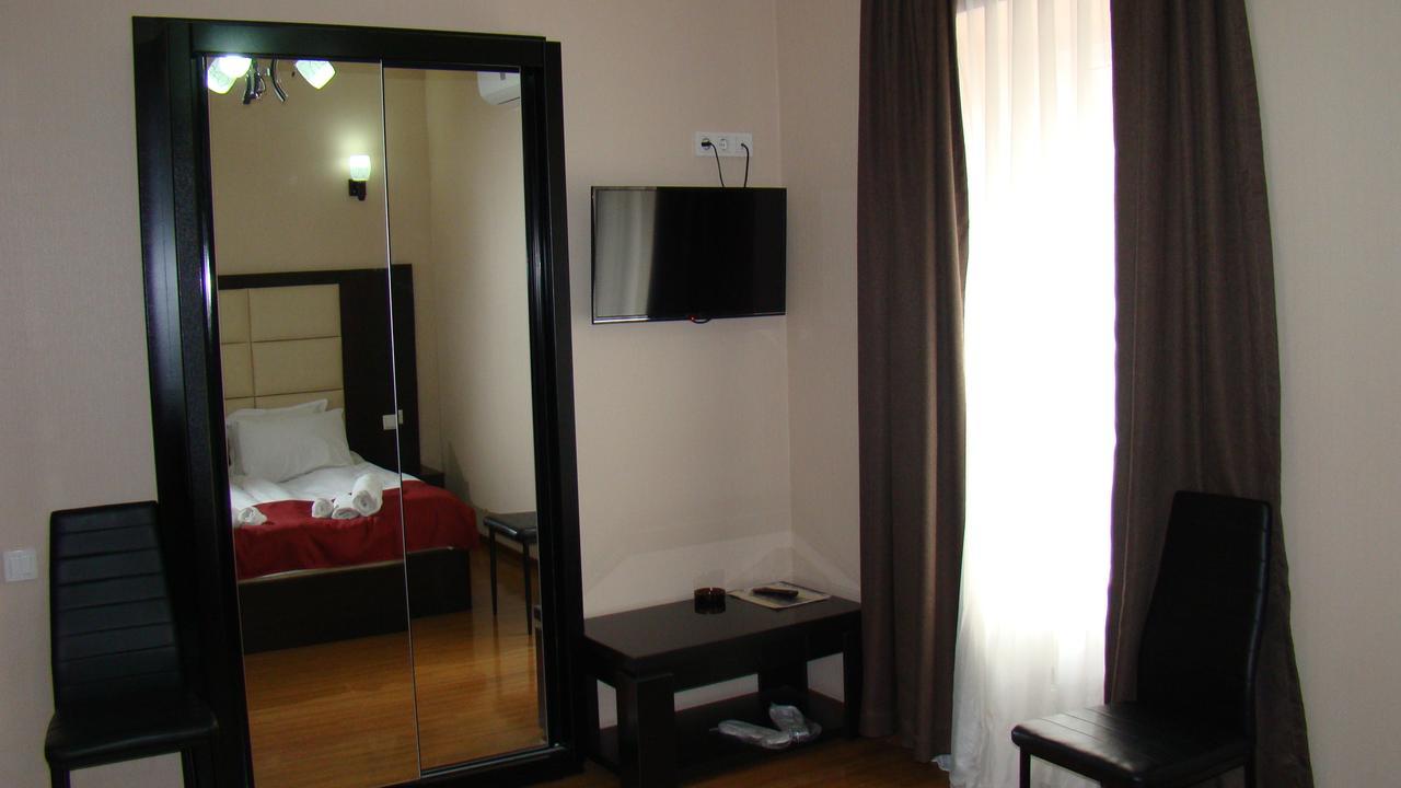 Hotel White Neptun Georgia Тбилиси Екстериор снимка