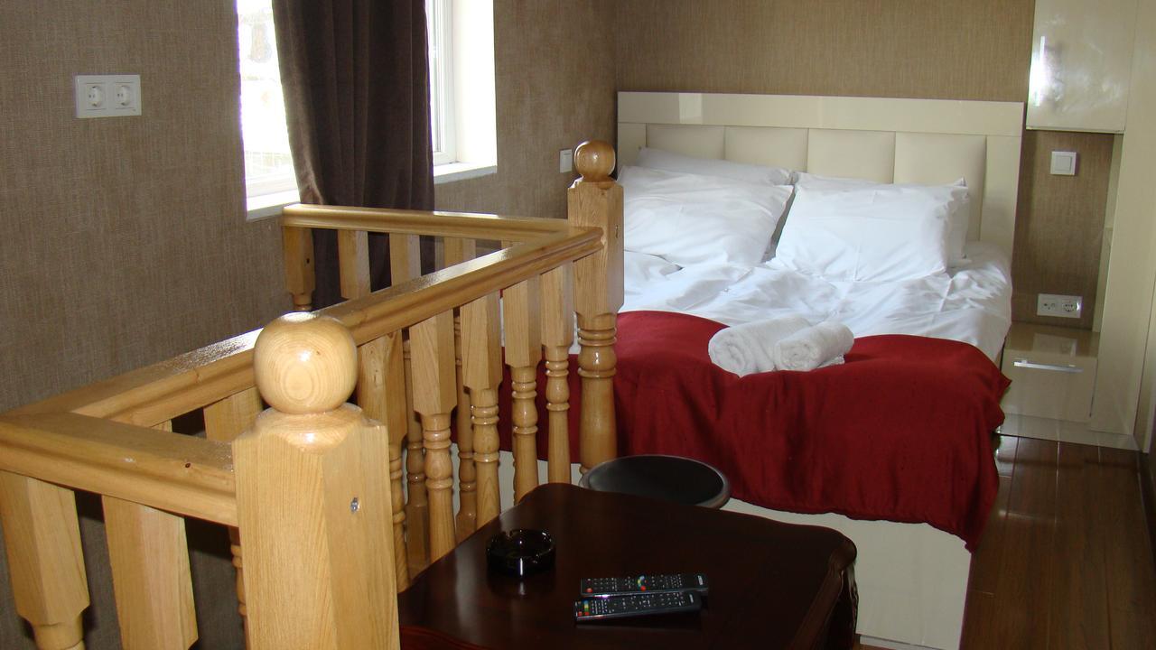 Hotel White Neptun Georgia Тбилиси Екстериор снимка